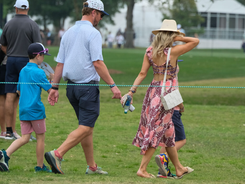 Some Houston Open fans came out in their Easter best for the Sunday holiday finish. (Photo by F. Carter Smith)