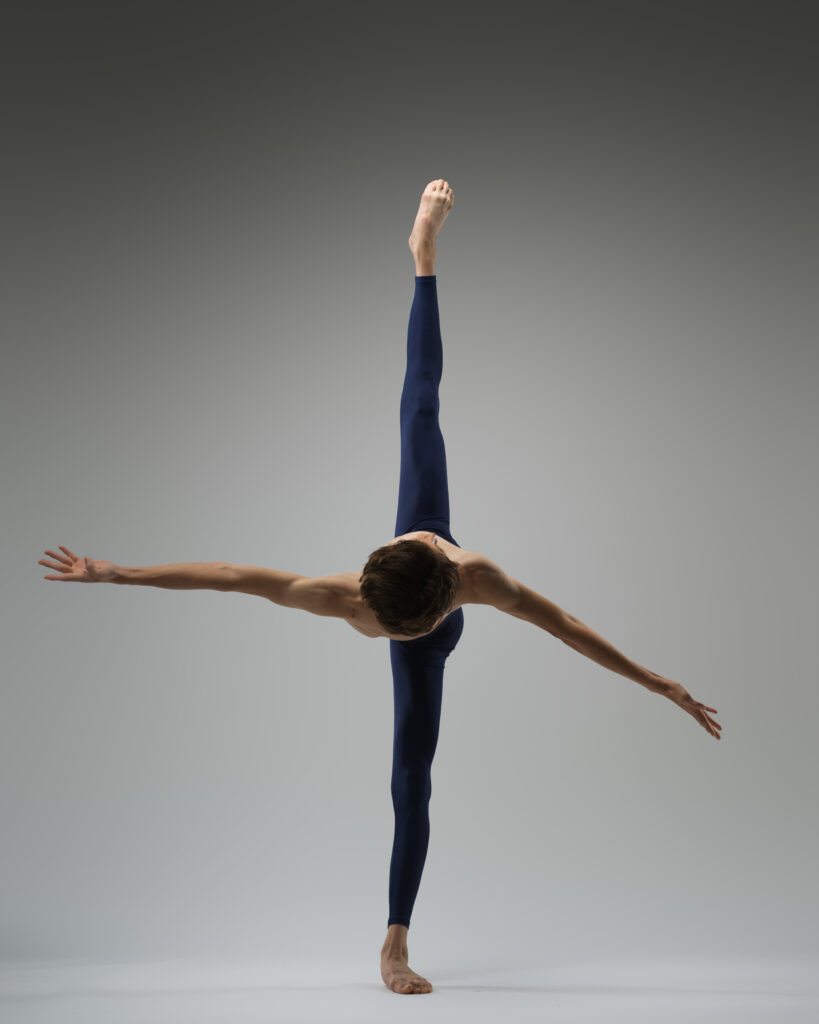 Sam Fine will perform in Ishida's "mutability." (Courtesy Ishida Dance)