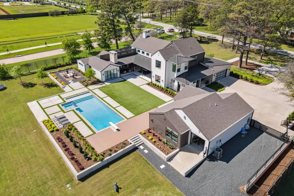 An aerial view of the modern Southlake manse at 1901 E. Highland Street.