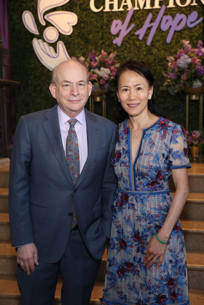 David Leebron & Y. Ping Sun at the Holdsworth 'Champions of Hope' dinner (Photo by Priscilla Dickson)