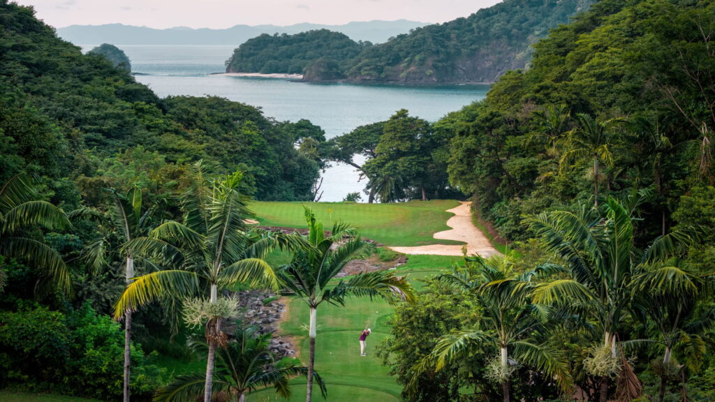 The 18-hole, par-72, Arnold Palmer–designed Ocean Course at Peninsula Papagayo
