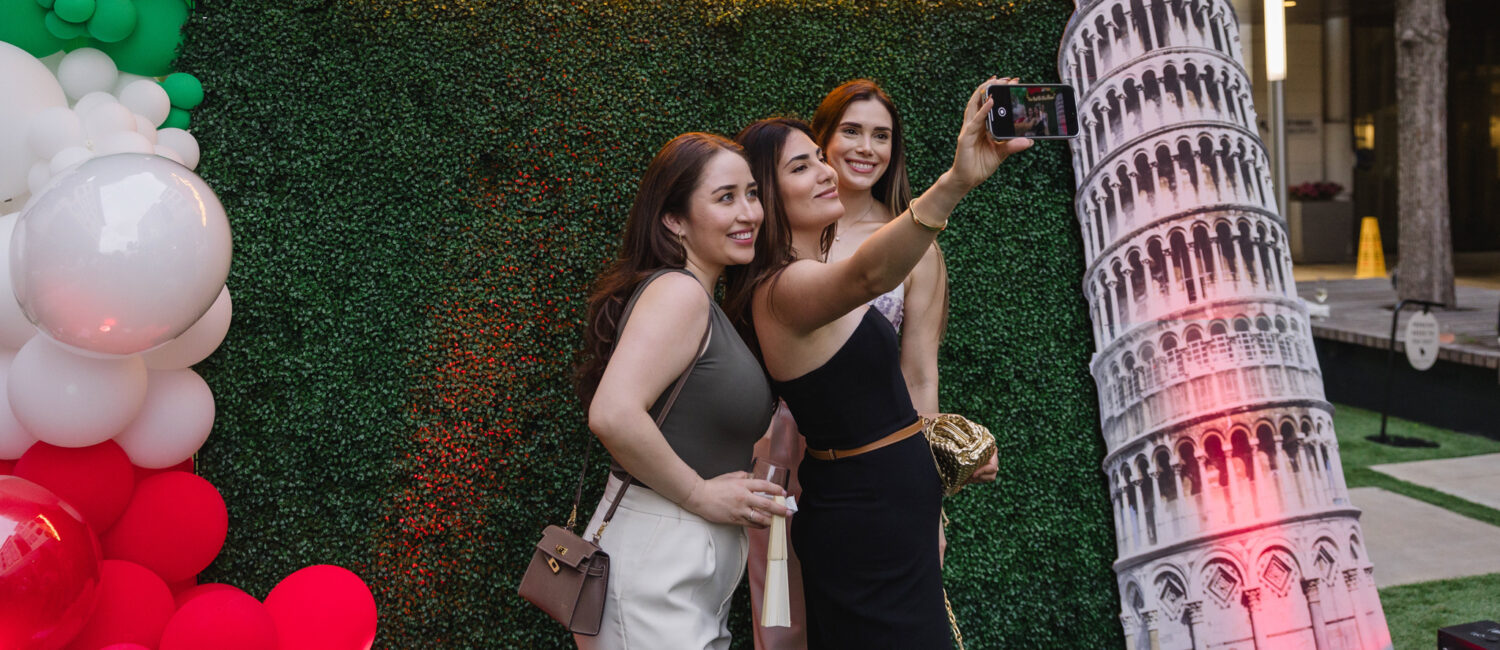 Bari celebrates its one-year anniversary with a bash for 300 celebrants that spilled over onto the patio and the River Oaks District lawn. (Photo by Johnny Than )