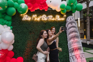 Bari celebrates its one-year anniversary with a bash for 300 celebrants that spilled over onto the patio and the River Oaks District lawn. (Photo by Johnny Than )