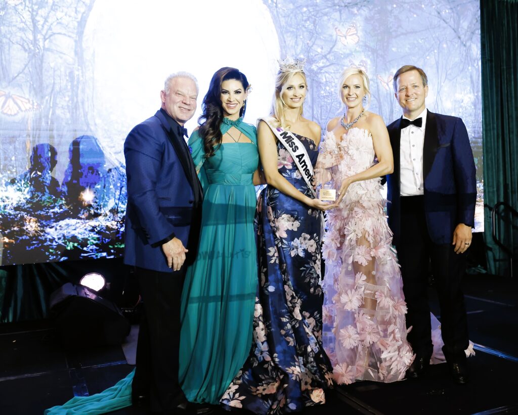 KNOWAutism gala chairs James & Niki Lassiter, Miss America 2024 Madison Marsh, honorees Tara & Kurt Arnold 
