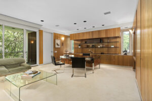 3950 Sarita Park Court – Wooden built-ins home office