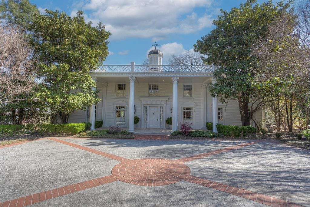 The exterior façade of 65 Westover Terrace with its classical detailing.