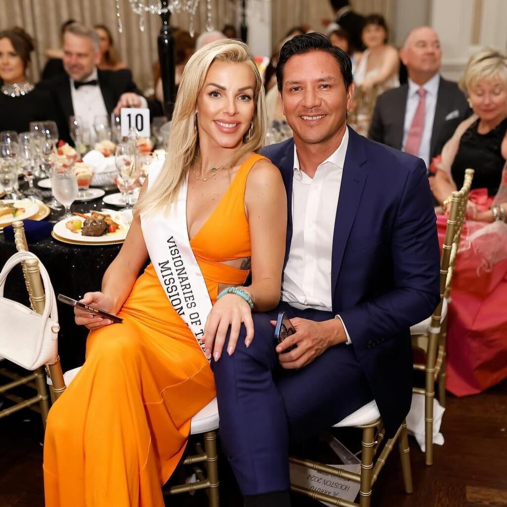 Lindsay Yates & Brian Ching at the Leukemia & Lymphoma Society Visionaries of the Year gala