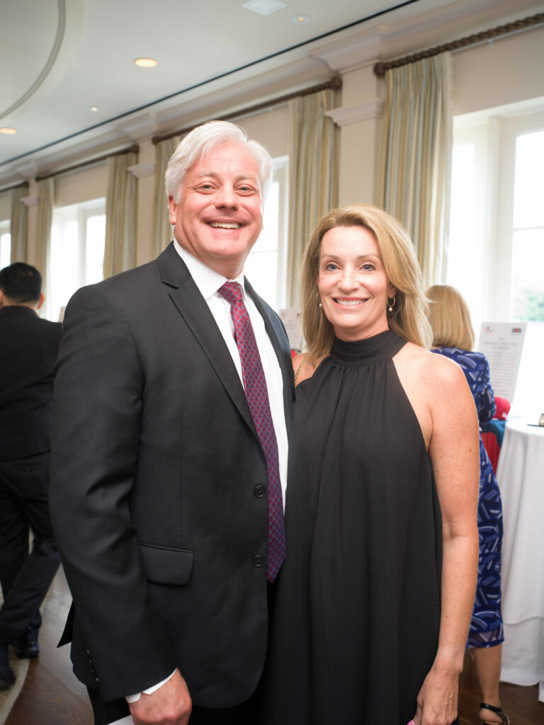 Roger Koeppe, Susan Koeppe at the Houston Furniture Bank dinner (Photo by Daniel Ortiz)