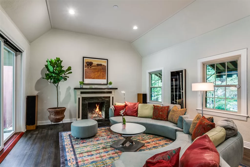 The living room is also primed to enjoy the lush backyard. 