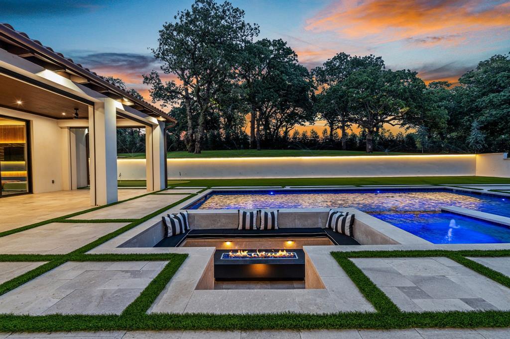 1609 Meandering Way in Westlake, Texas