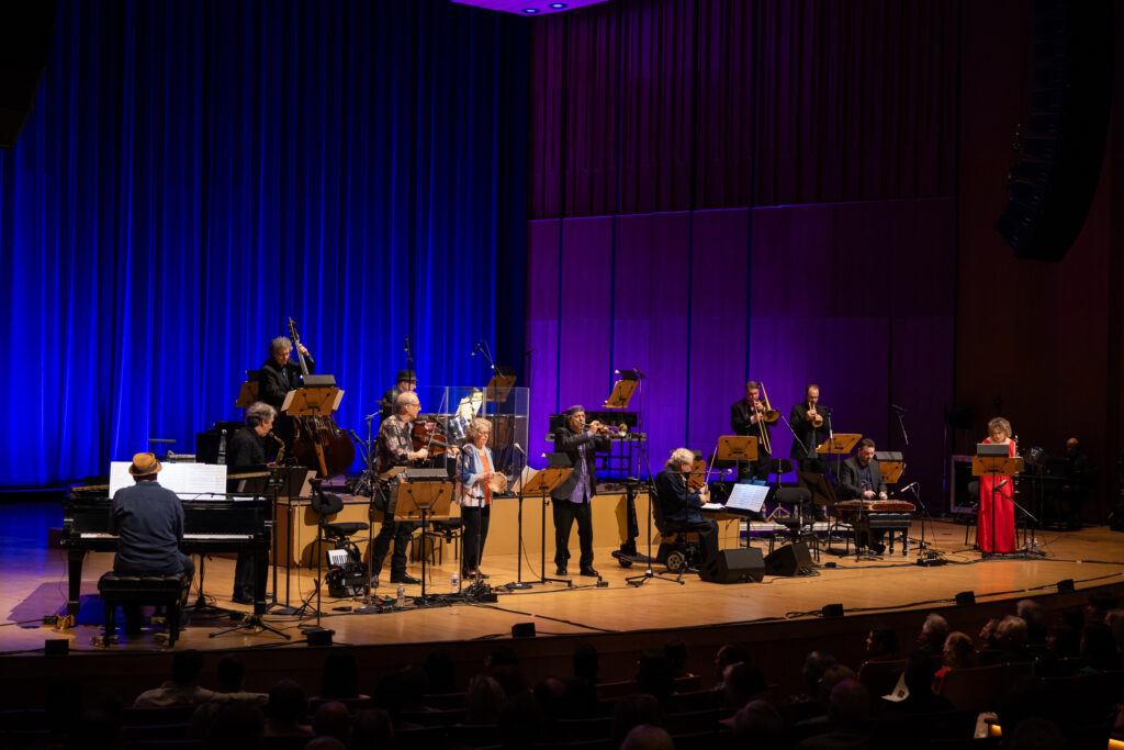Itzhak Perlman and the Klezmer Conservatory Band. (Photo by Melissa Taylor)