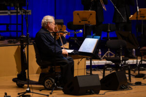 HS_5.12.2024_Itzak Perlman_In the Fiddlers House_Photographer Melissa Taylor-48