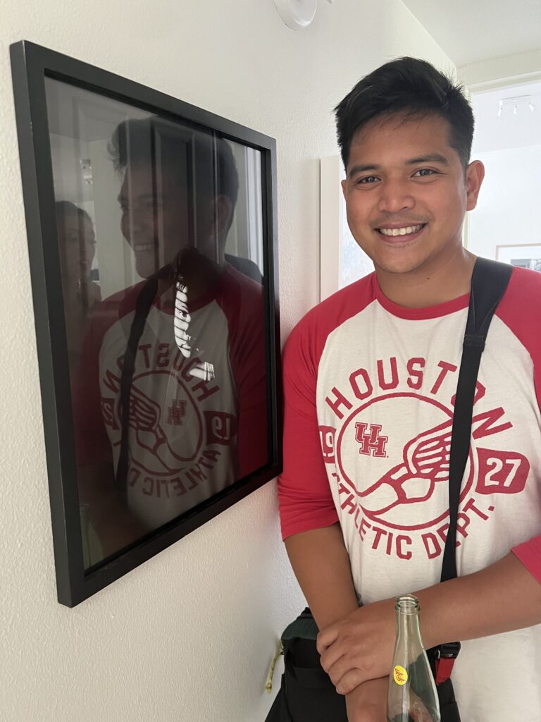 Lee Deleon at FLATS' "Interwoven." (Photo by Catherine D. Anspon)