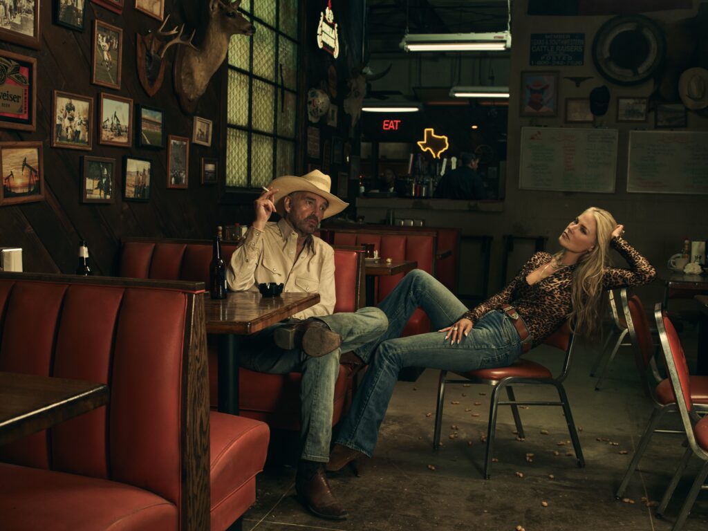 Ali Larter kicks back at a local diner with Billy Bob Thornton.