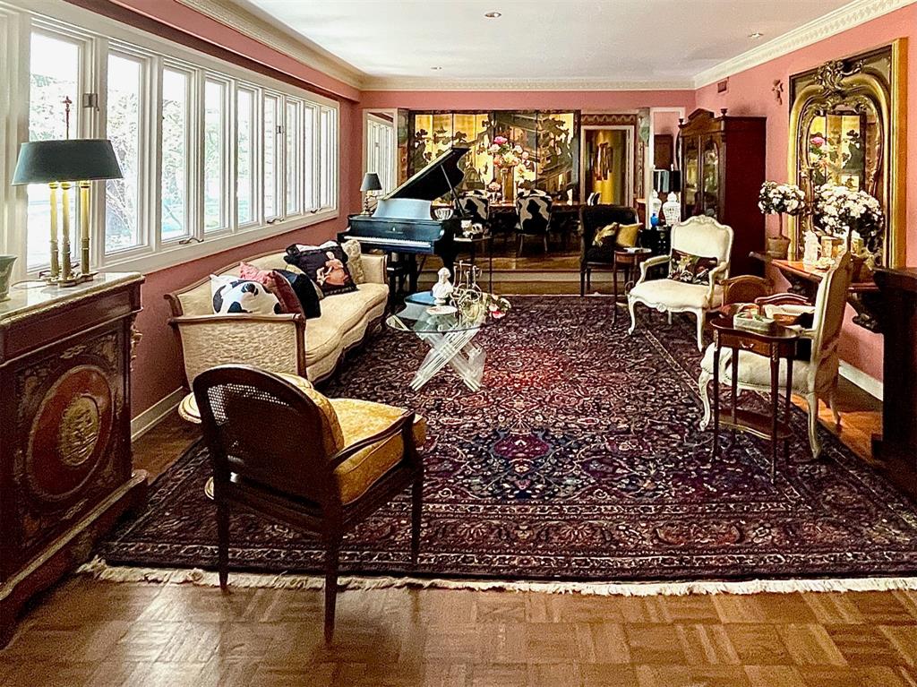 Preston Hollow Real Estate Della lively 5