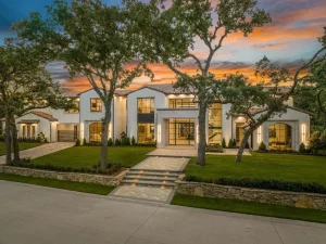 Westlake – 1609 Meandering Way Drive – walls of glass