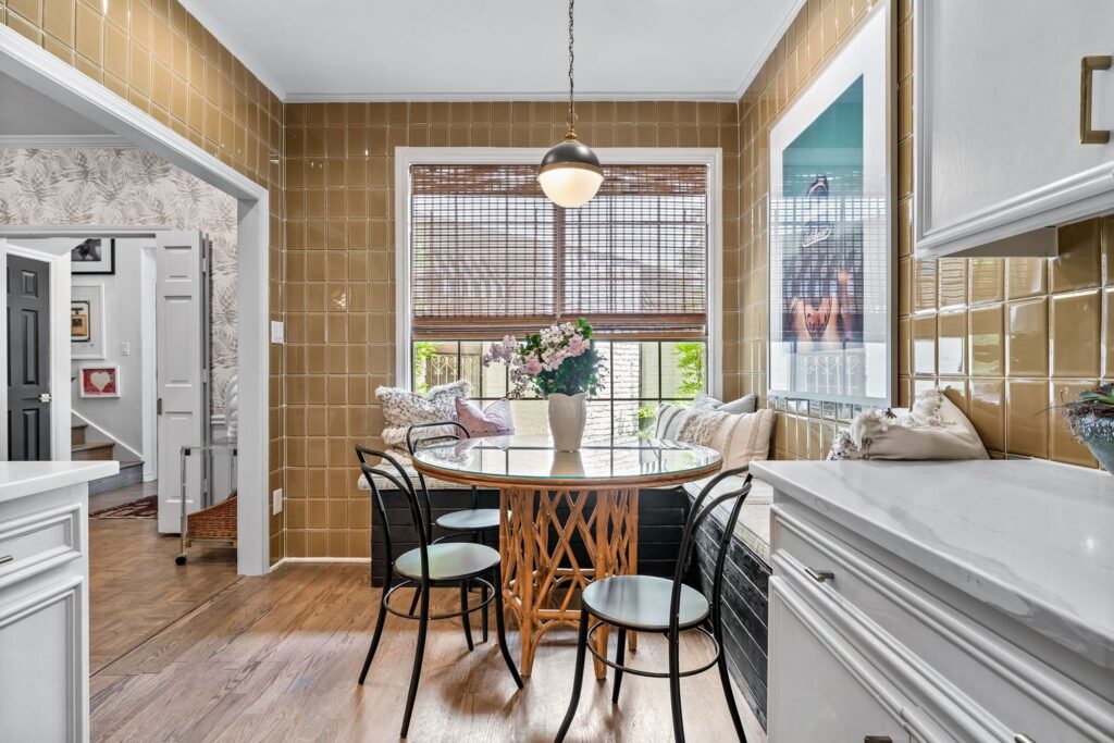 Another look at the kitchen dining nook. 