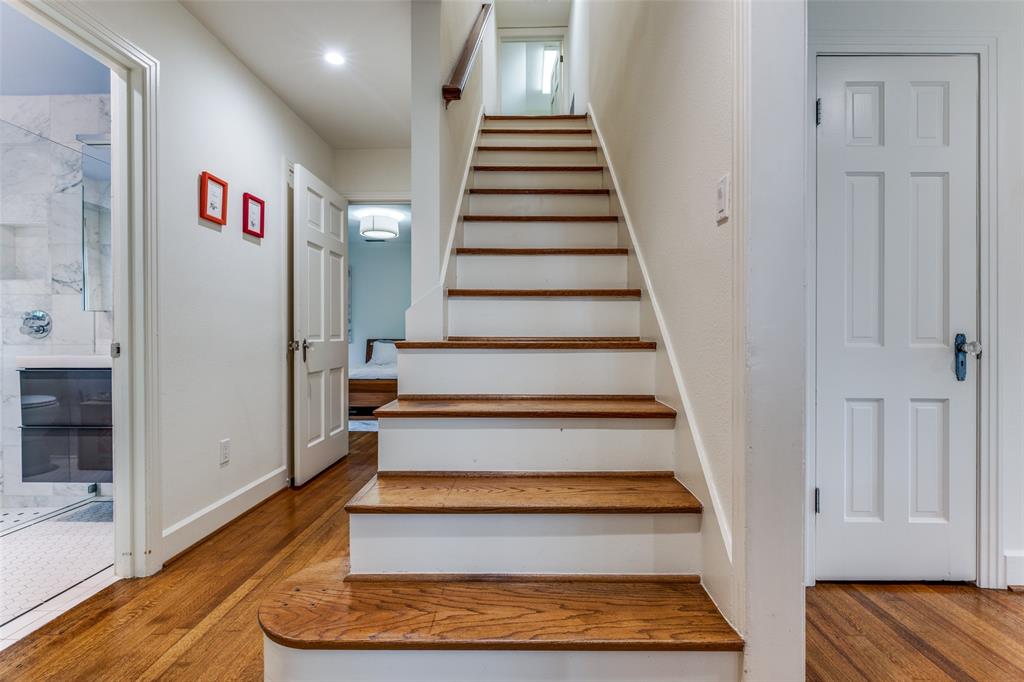 The stairwell neatly tucked away.  (Photo by Micalizzi Real Estate)
