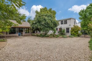 dallas oak cliff real estate Jim Martinez landscape 29 (Photo by Micalizzi Real Estate)