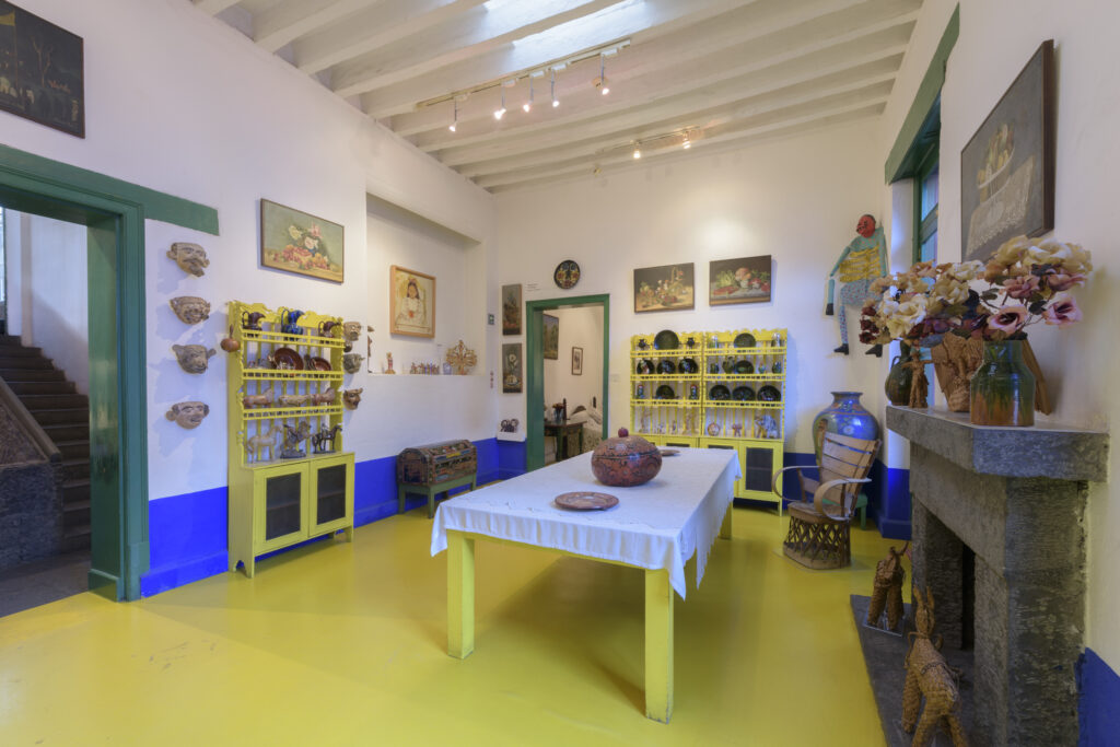 The dining room of Casa Azul (Photo by Bob Schalkwijk)