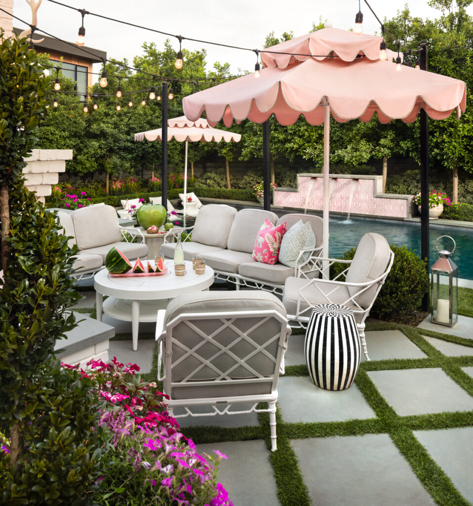 Another view of the Palm Springs-inspired patio. (Photo by Jennifer Baker)