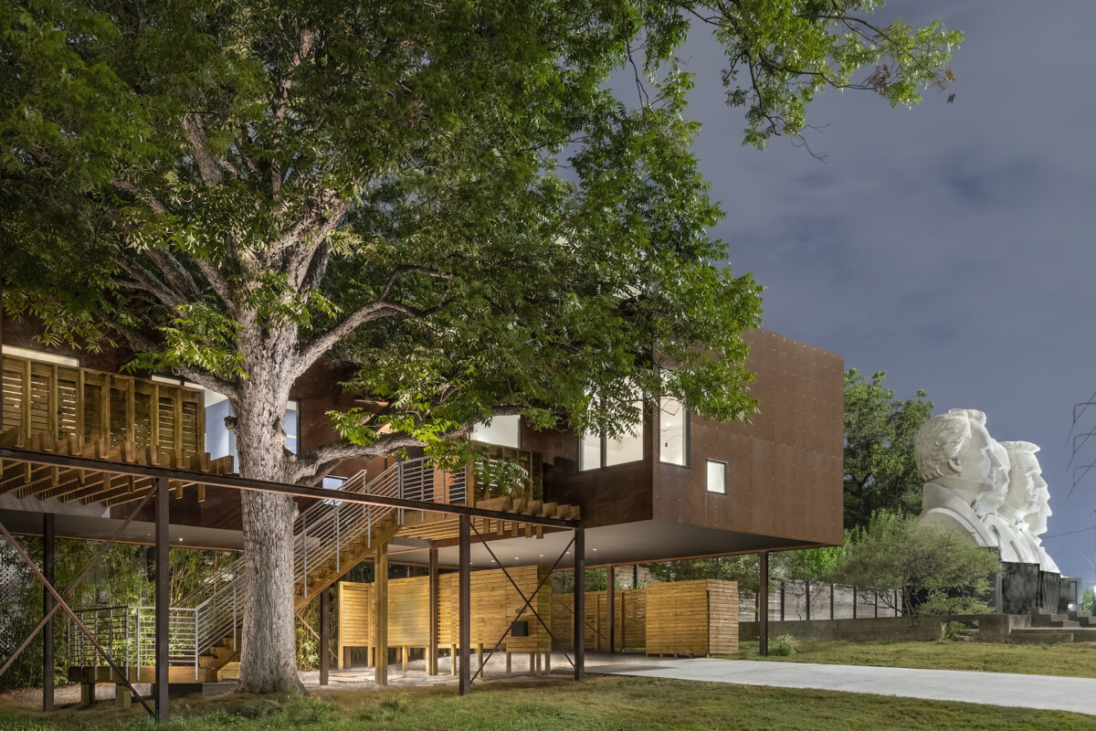 Houston’s Grownup Treehouse