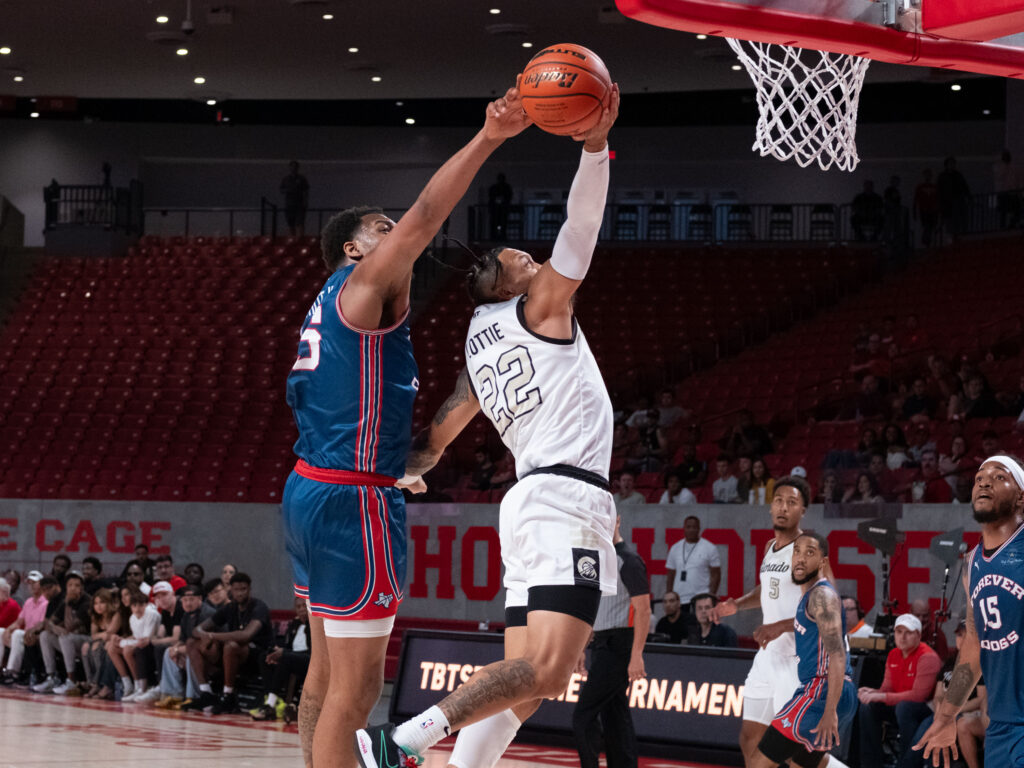 Fabian White Jr. learned how to play stifling defense under Kelvin Sampson at Houston. (Photo by F. Carter Smith)