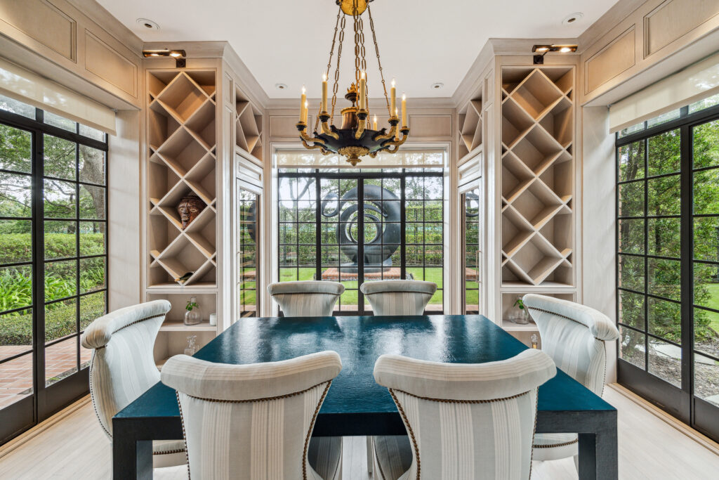 2110 River Oaks Boulevard (Photo by TK Images/Compass)