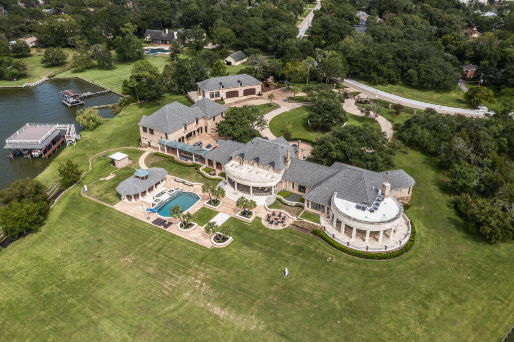 The vast residence at 401 Lakeshore Drive in El Lago, Texas, spreads across 5.5 acres. (Photo by Iconic Images)