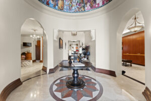at 401 Lakeshore Drive in El Lago, Texas. (Photo by Laurie Perez)