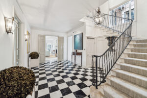 2110 River Oaks Boulevard