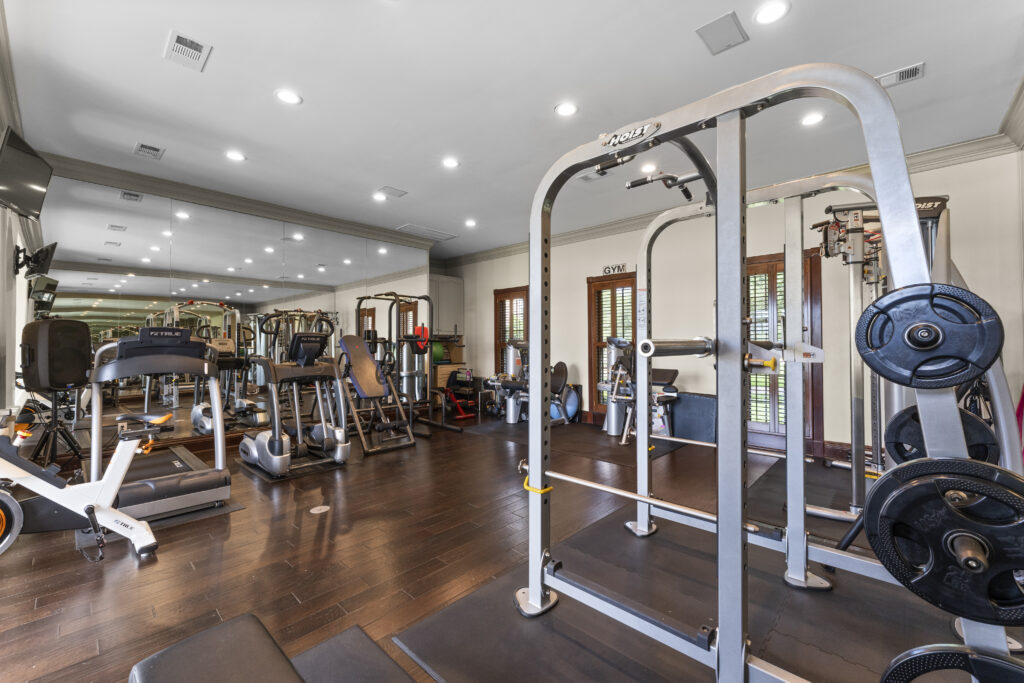A full size home gym at 401 Lakeshore Drive in El Lago, Texas.  (Photo by Iconic Images)