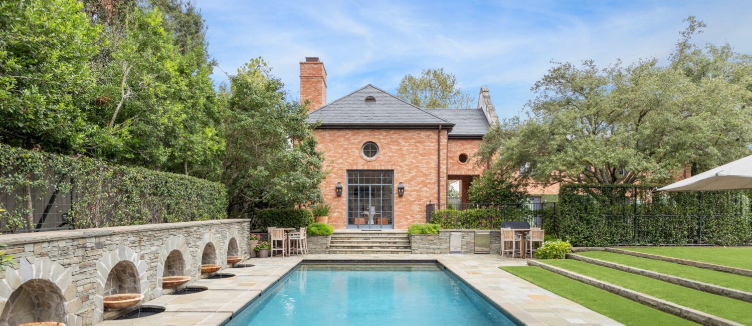 2110 River Oaks Boulevard