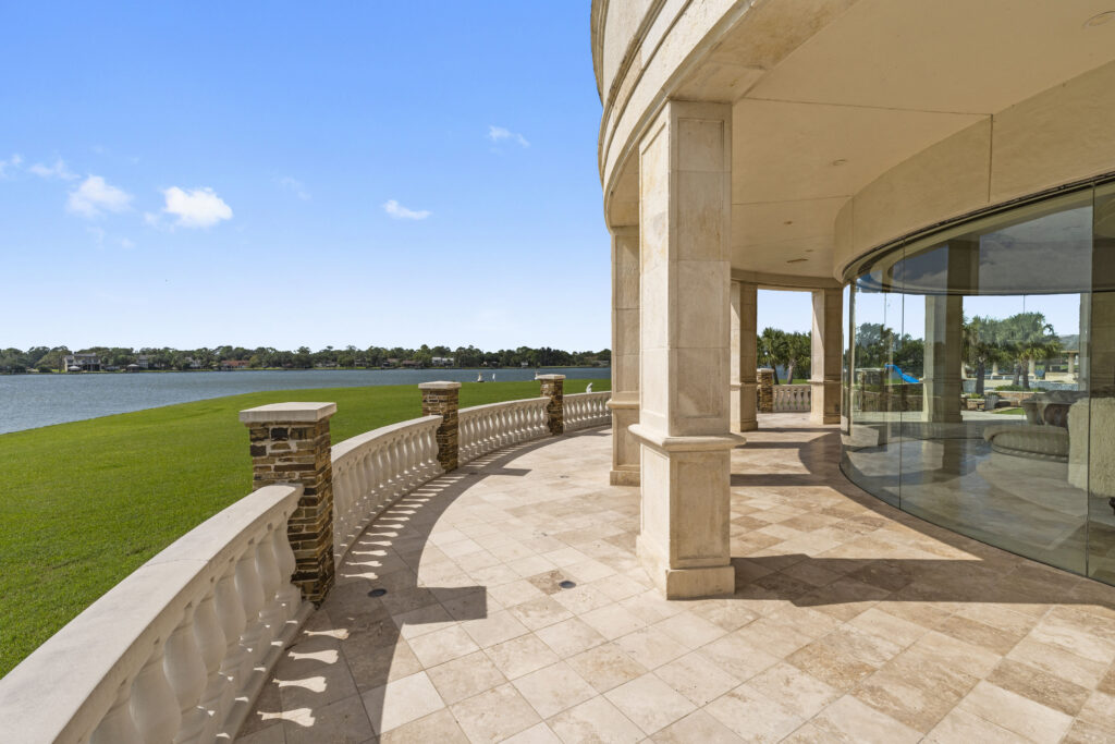 The sweeping terrance off the primary suite at 401 Lakeshore Drive in El Lago, Texas.  (Photo by Iconic Images)