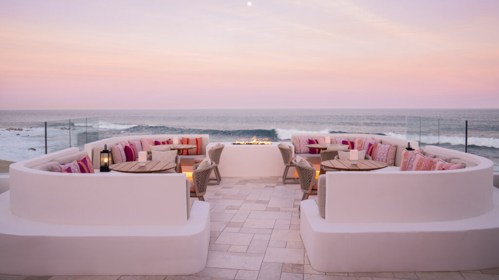 Four Seasons Los Cabos at Cabo Del Sol has five dining concepts, including a stunning rooftop bar.