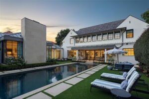 3509 Crescent Avenue – The covered porch