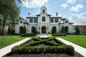 5414 Elden Drive – formal boxwood gardens