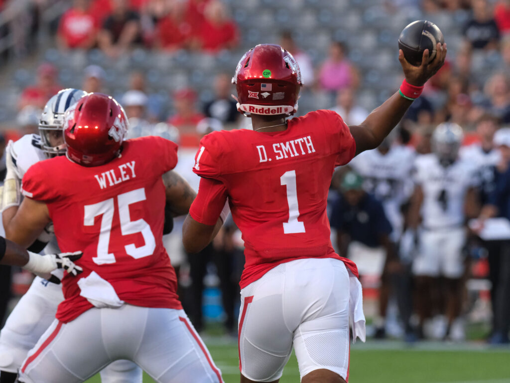 Offensive lineman like Jake Wiley are giving University of Houston quarterback Donovan Smith more time to throw. (Photo by F. Carter Smith)