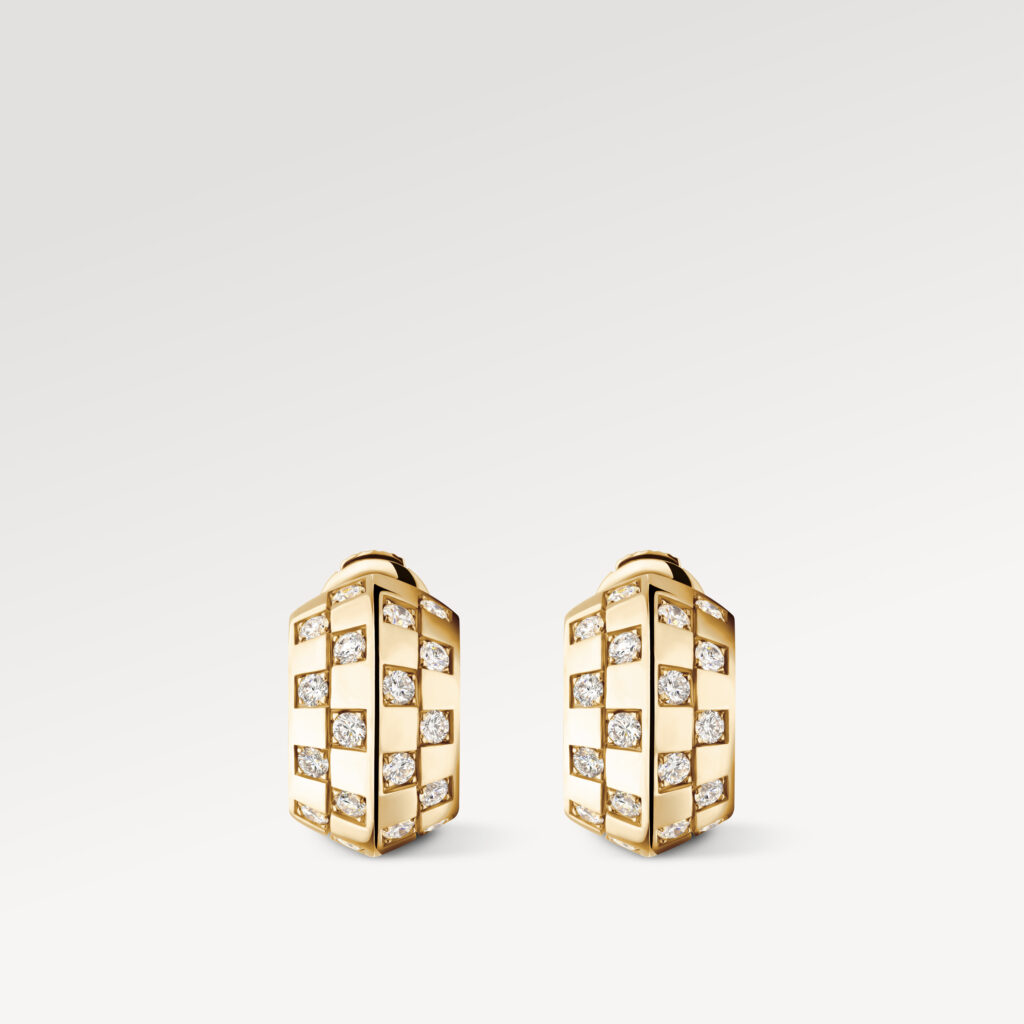 Le Damier de Louis Vuitton Hoops
in yellow gold & diamonds are part of the new Louis Vuitton fine jewelry collection.
