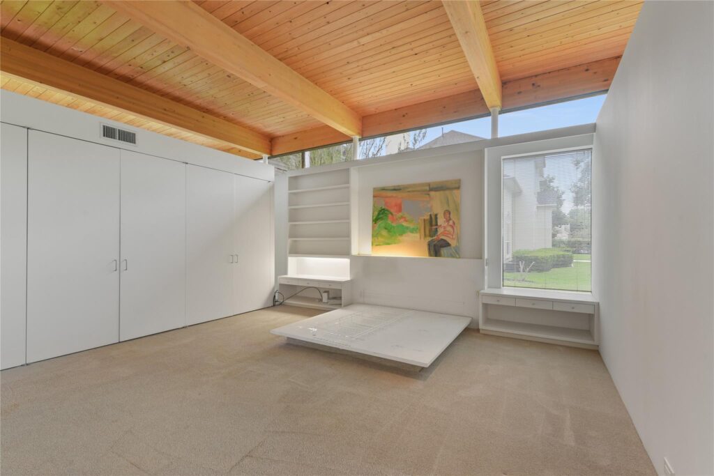 The primary bedroom in the Victor A. Lundy home at 701 Mulberry Lane in Bellaire. (Photo by  Pro House Photos for Martha Turner Sotheby’s International Realty)