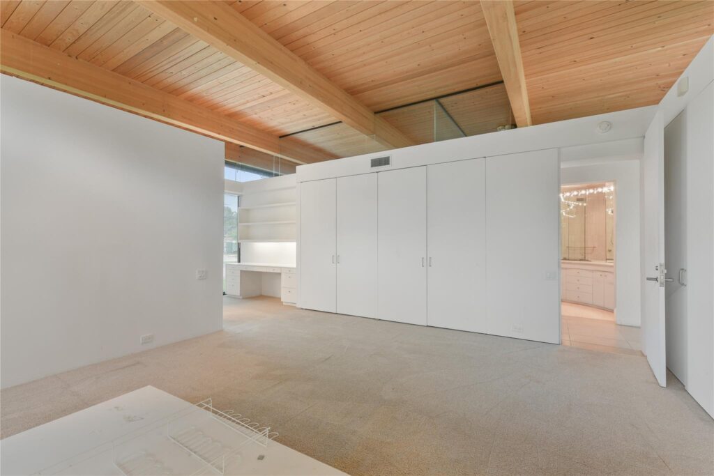 Floor to ceiling closets in the Victor A. Lundy home at 701 Mulberry Lane in Bellaire. (Photo by  Pro House Photos for Martha Turner Sotheby’s International Realty)