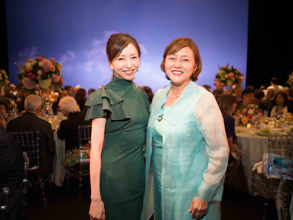 Yuriko Kajiya, Akemi Saitoh at Houston Ballet's opening night dinner. (Photo by Daniel Ortiz)