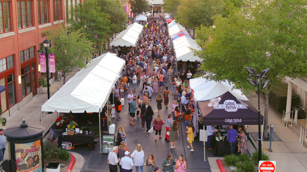 Last year’s H-E-B Wine Walk at Market Street will feature live music from Mango Punch, adding a vibrant soundtrack to the festivities. (Photo by Food and Vine Time Productions)