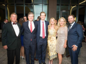 7. Jim, Jim, William, Kristen, and Ellen Cummins and Lloyd Wheless (Photo by Daniel Ortiz)