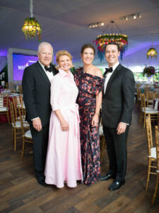 Ball Co Chairs Chris Laquer and Anita O’Shaughnessy and Jennifer and Chris Laporte (Photo by Daniel Ortiz for Houston Zoo)