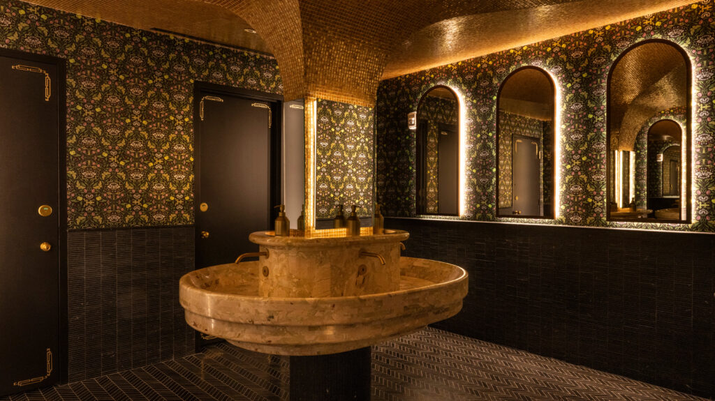 Even the bathroom at Le PasSage is a sight to see. (Photo by Evan Sung)