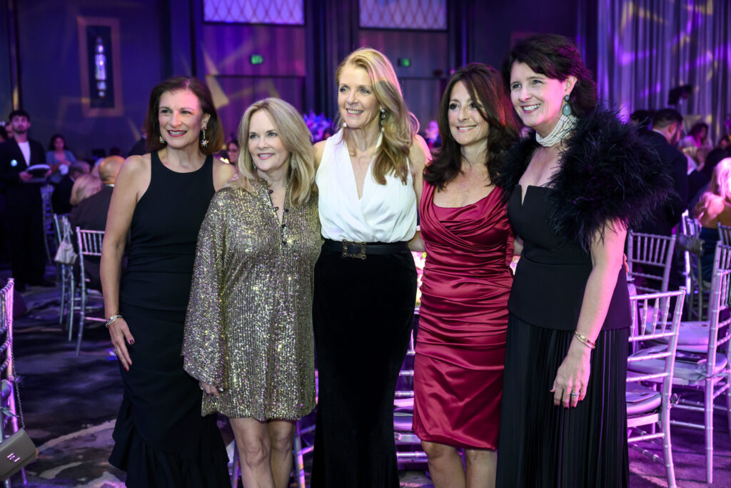 Deanna Barton, Amy Leibman, Paige Fertitta, Laura Mudd, Karen Thompson at the Houston Children’s Charity gala. (Photo by Michelle Watson, CatchlightGroup.com)