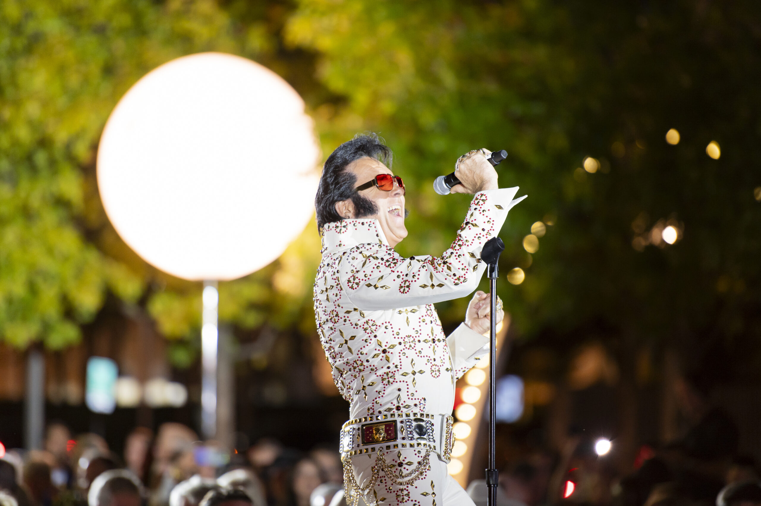 Elvis Presley Tribute Artist, Kraig Parker (Photo by Tamytha Cameron and Celeste Cass)