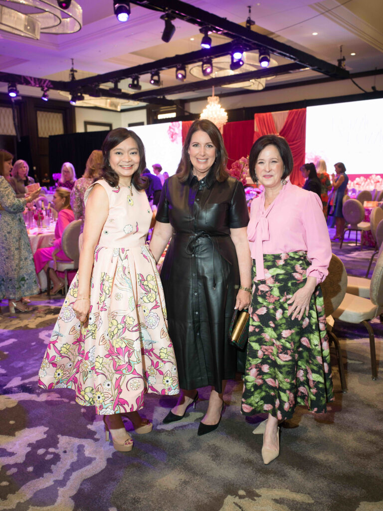 Erin Asprect, Julie Roberts, Anne Neeson at the Memorial Hermann Foundation Razzle Dazzle Luncheon. (Photo by Daniel Ortiz)