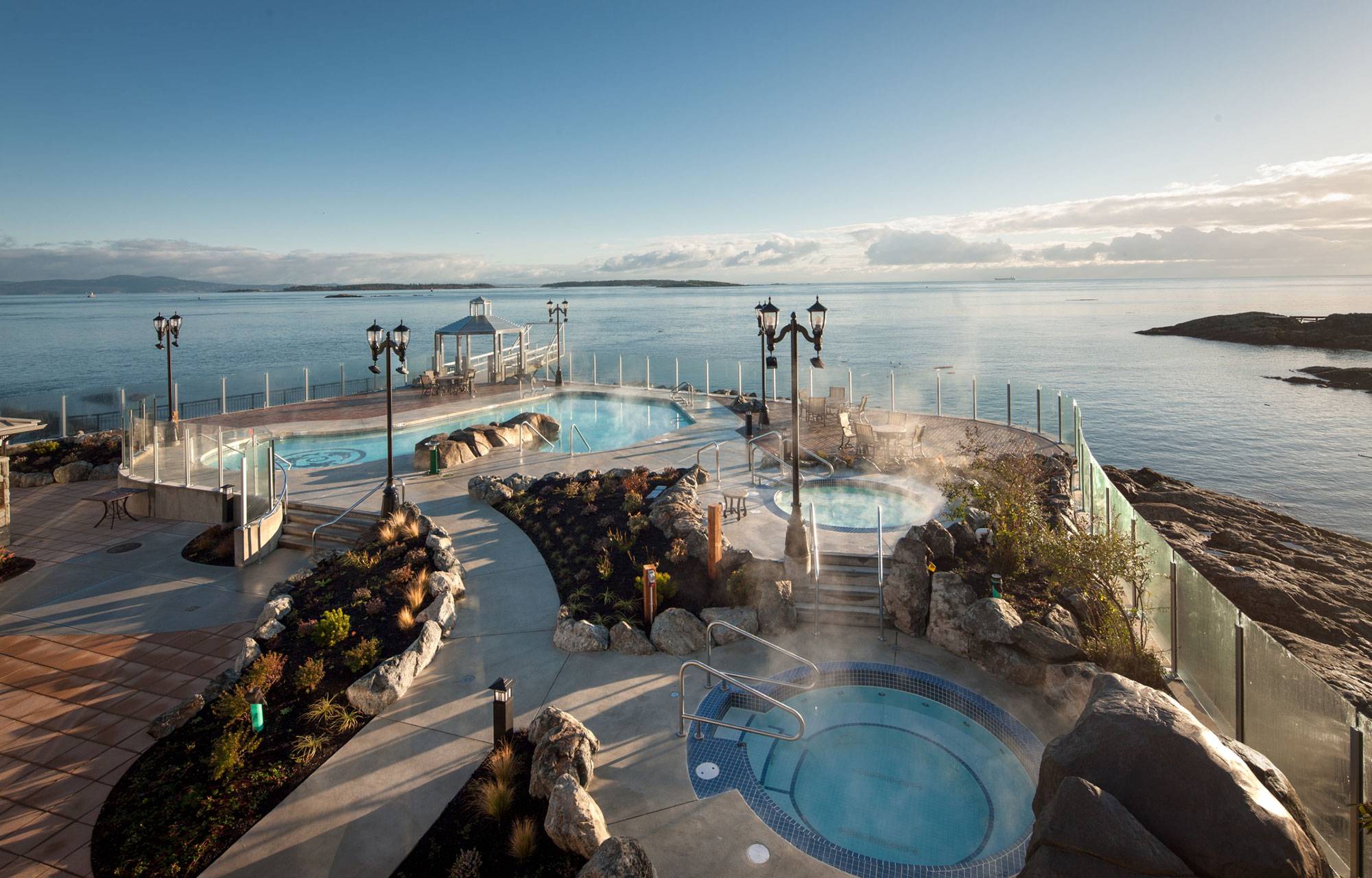 Oak Bay Beach Hotel